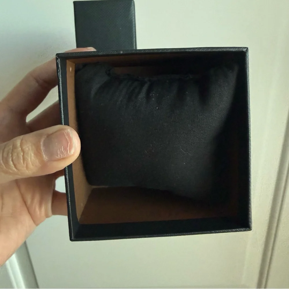 Authentic New COACH Watch Gift Box w/Pillow - Picture 4 of 6